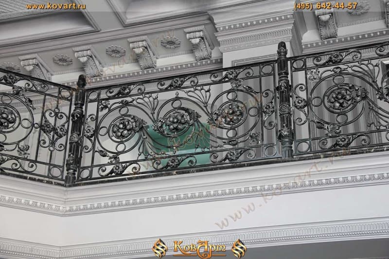 Кованый балкон с серебряной патиной Код: БО-2/63